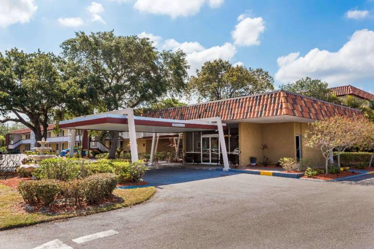 Baymont by Wyndham Sarasota in Sarasota, FL