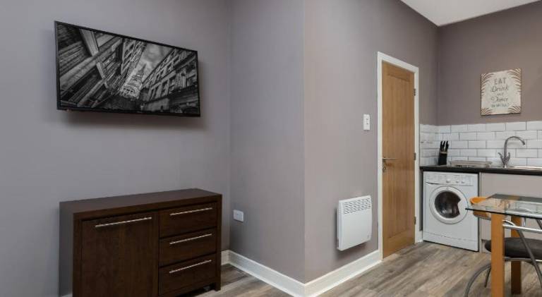 Darlington Town Centre Apartments free parking and Wi-Fi — photo 2