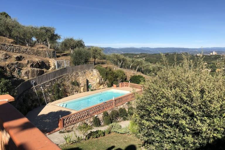 Vacation home with BBQ, pool & garden in Capannori