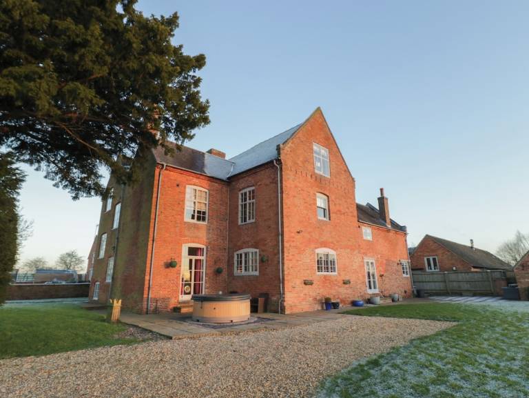 Cottage  Tamworth