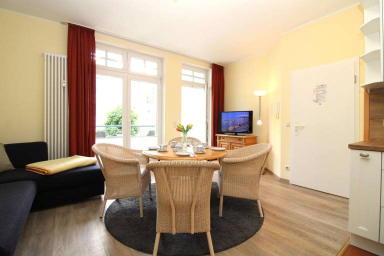 Appartementanlage Strandjuwel WE 215: strandnahe 3-Zimmer-Fewo mit Balkon in Kuehlungsborn