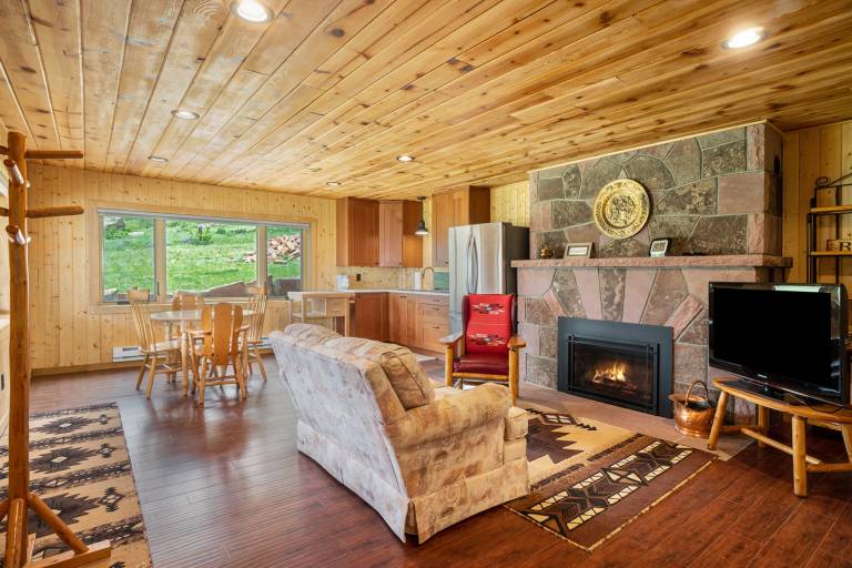 Frontier Mountain Retreat 23 ZONE3535