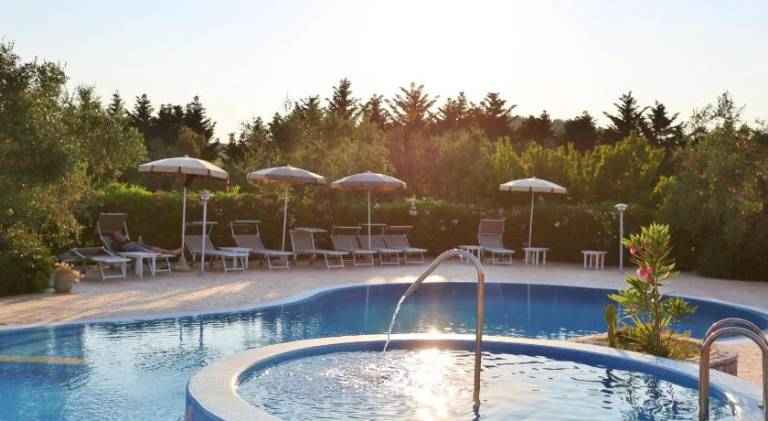 Holiday apartment with pool in Vieste