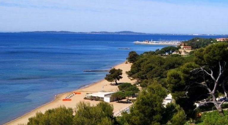 Serviced apartment with garden, private pool & patio | Close to the beach | Dogs allowed — photo 4