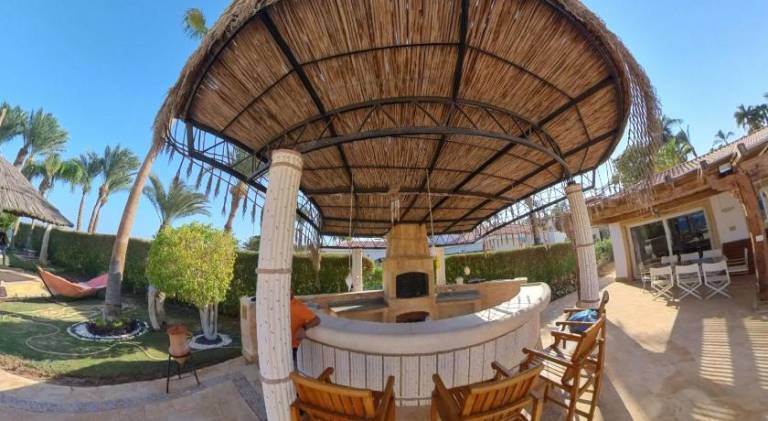 Villa with pool — photo 3