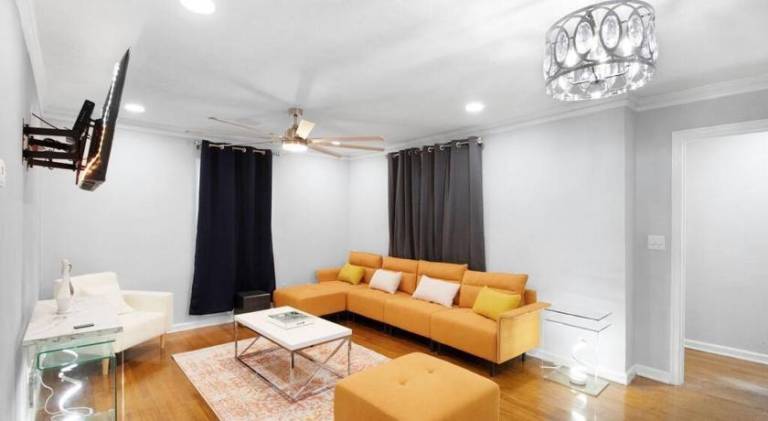 Villa | Pets are welcome in Decatur, GA