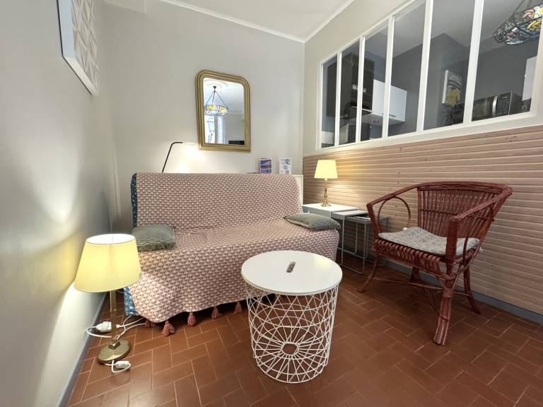 Apartment | Near Castle Hill — photo 5