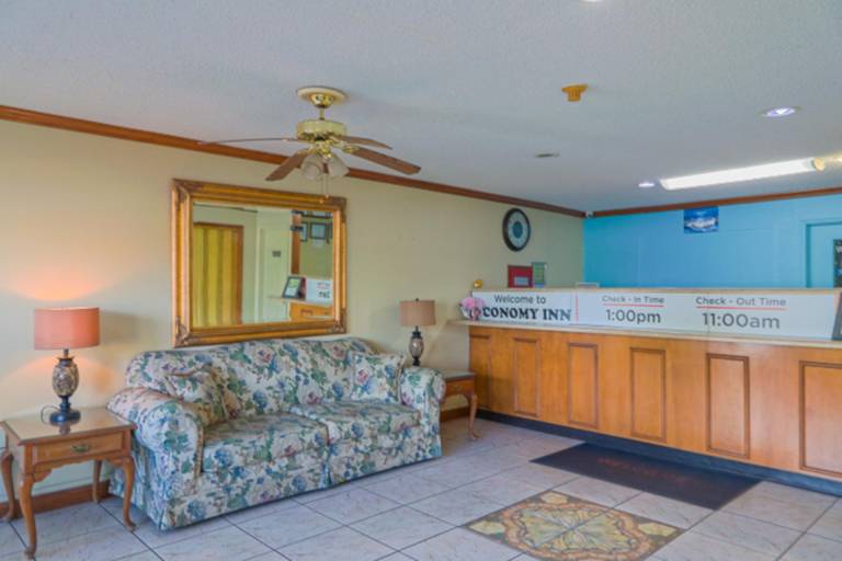 Economy Inn by OYO Ashburn I-75 — photo 3