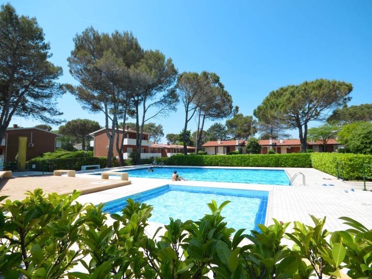 Pleasant house with garden, pool & barbeque | Close to the beach | Pets are welcome — photo 2