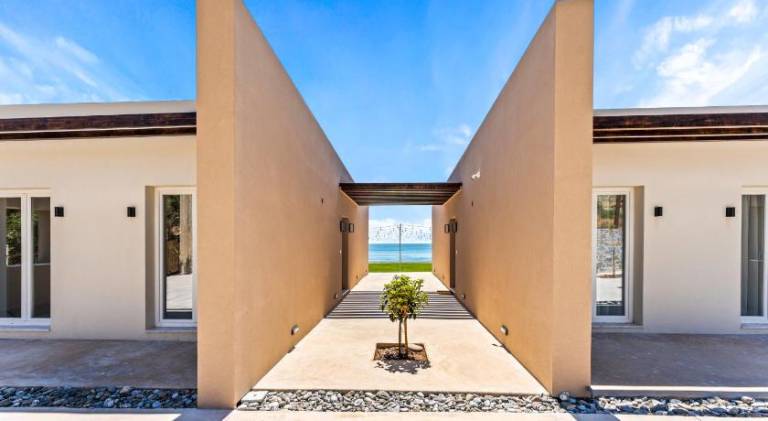 Vacation home with garden in Heraklion