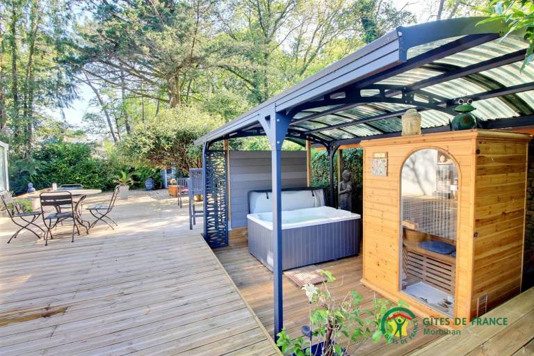 Gite with yard, patio & sauna — photo 2