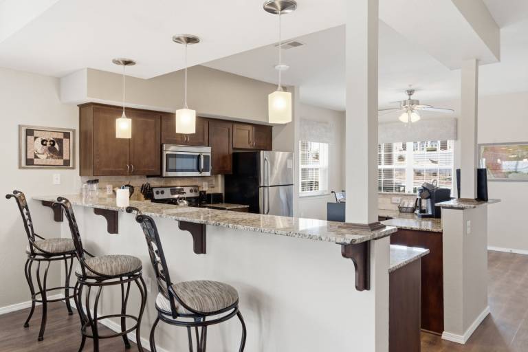Fully equipped charming condo with pool | Dogs allowed — photo 2