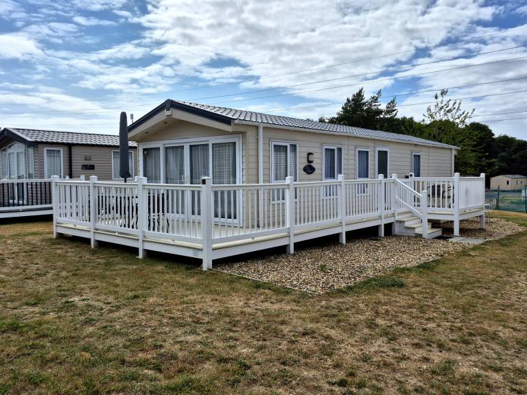 Cottage with sauna & pool in Great Yarmouth