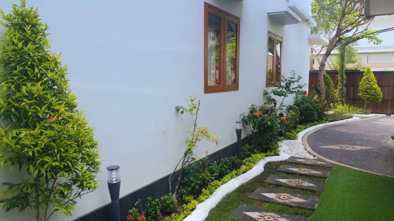 Villa with pool — photo 3