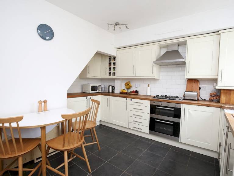 House  Cowley