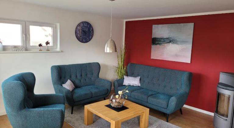 Holiday apartment with yard, terrace & BBQ in Sellin