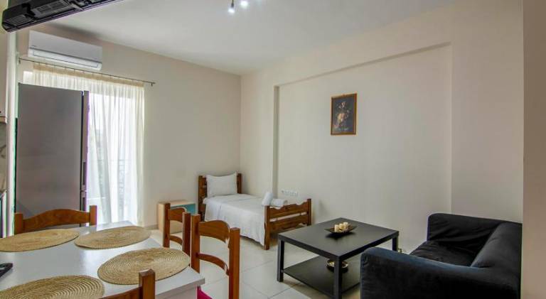 Rental apartment with terrace — photo 2