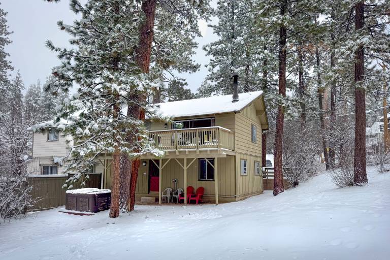1 Mi to Slopes: Big Bear Ski Haven w/ Hot Tub — photo 2