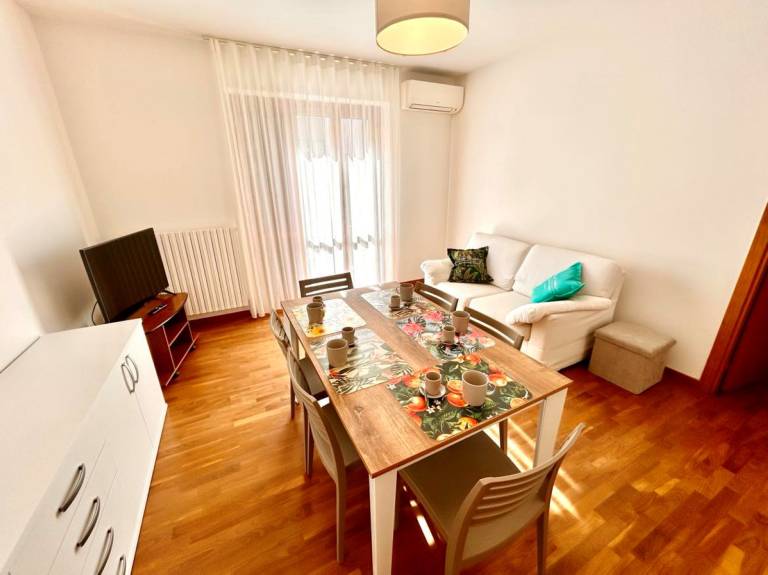 Apartment with garden — photo 2