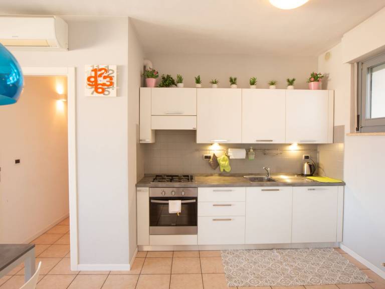 Holiday apartment with terrace & grill — photo 4