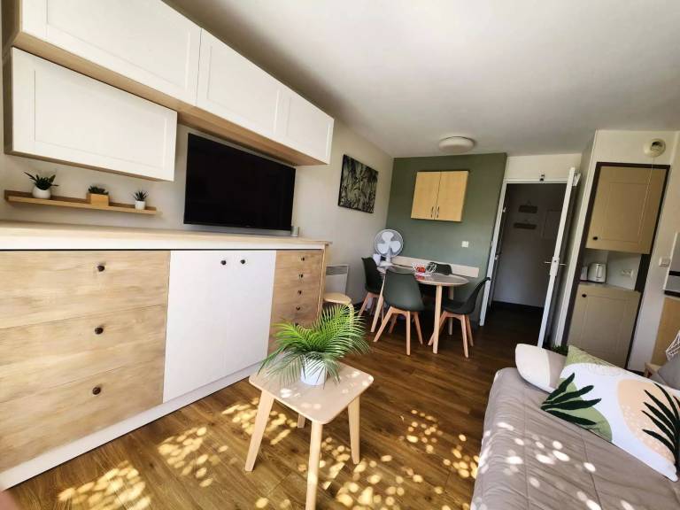 Holiday apartment with terrace & jacuzzi — photo 4