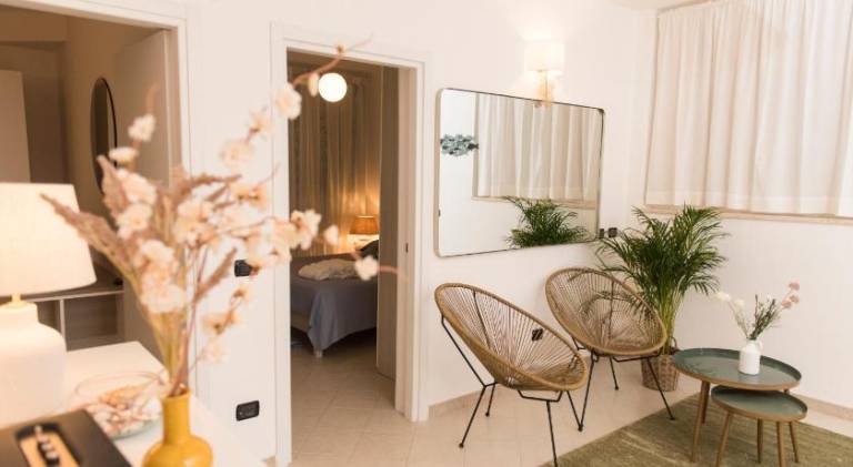 Fully equipped villa with garden, jacuzzi & patio | Beach nearby | Suitable for remote work | Pets are welcome — photo 2