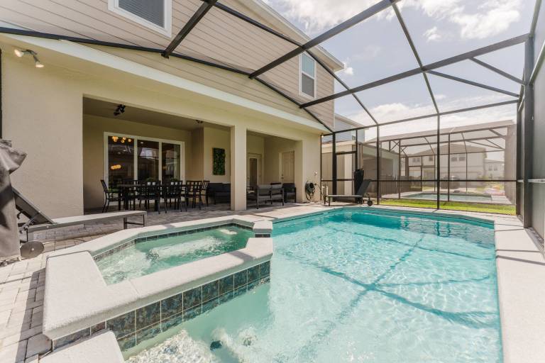Fully equipped beautiful villa with private pool, hot tub & patio | Pets allowed — photo 3