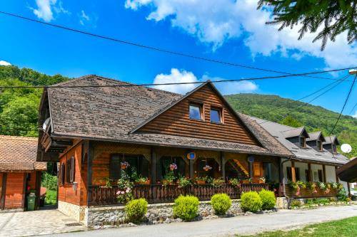 kuća  Plitvica Selo