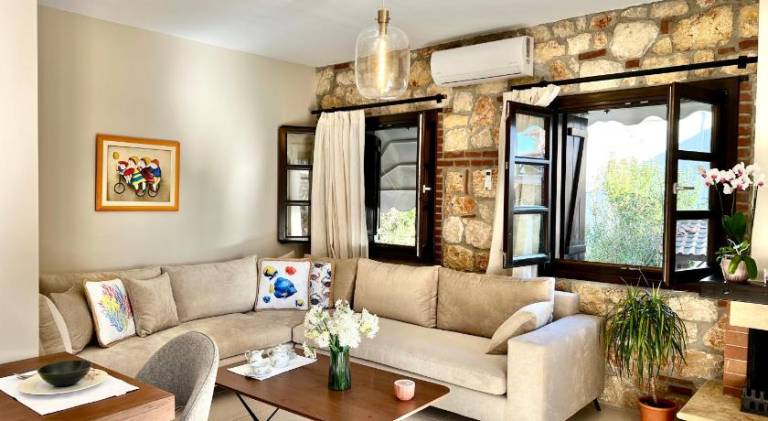 Charming vacation home with BBQ, jacuzzi & patio | Close to the beach | Good for workation | Pets allowed in Sithonia