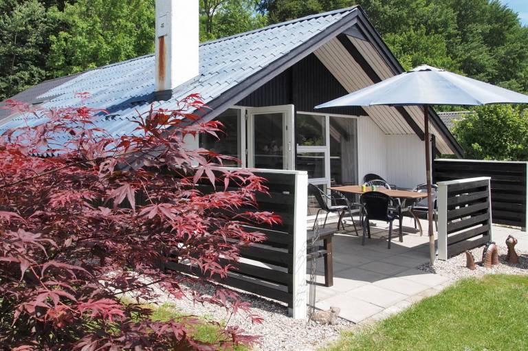 Vacation home with patio, barbecue & garden — photo 2
