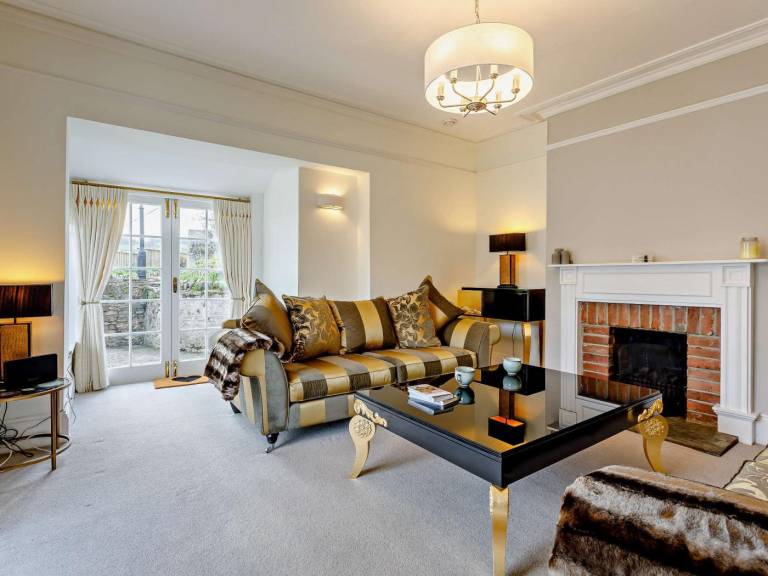 Holiday apartment with patio & garden | Pet-friendly in Paignton