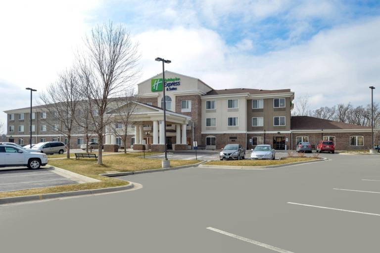 Holiday Inn Express Hotel & Suites Omaha West By IHG in Omaha, NE