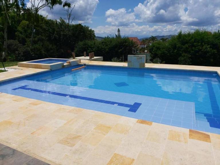 Children-friendly house with yard & patio | Pets allowed — photo 2