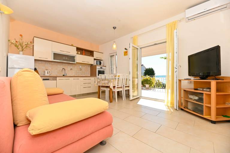 Holiday apartment with grill & terrace | Sea view — photo 4