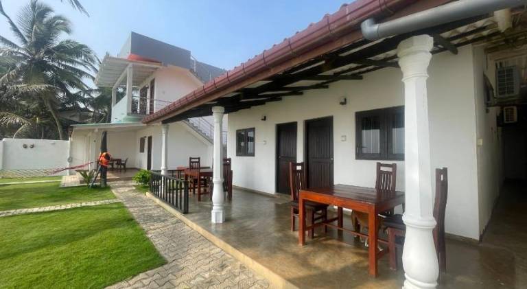 Saman Beach Guest House in Hikkaduwa
