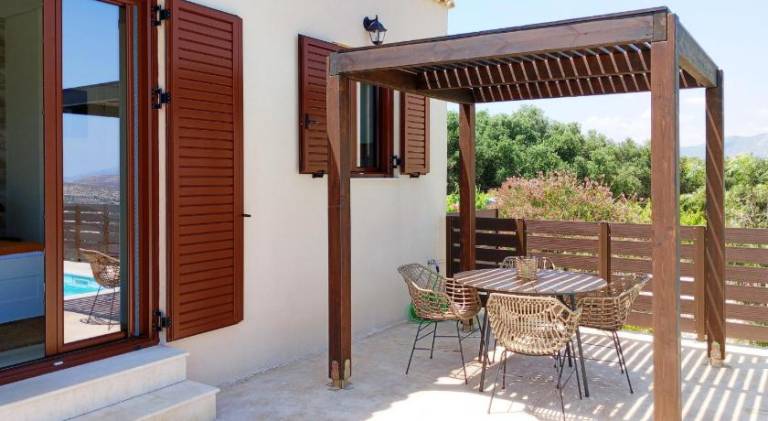 Villa with pool — photo 2