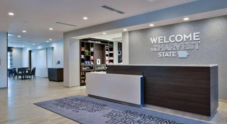 Hampton Inn by Hilton Cedar Falls Downtown — photo 3