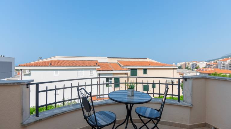Villa with private pool, yard & barbecue — photo 4