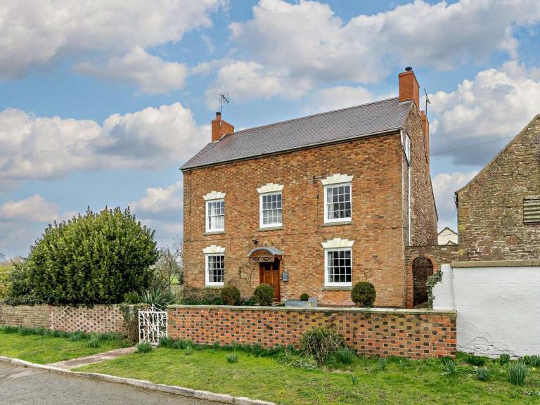 6 Bed in Westbury on severn oc 91045