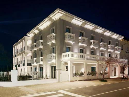 Nice serviced apartment with patio & garden | Beach nearby | Dogs allowed in Misano Adriatico