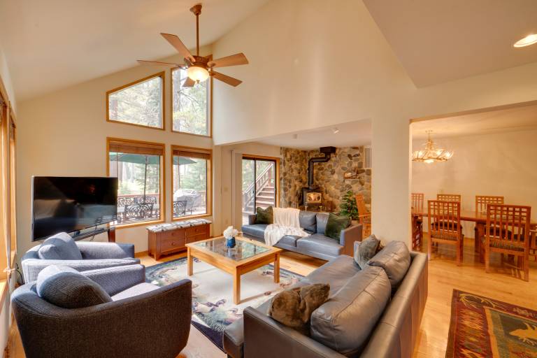 Truckee Home w/ Private Hot Tub on a Golf Course — photo 3