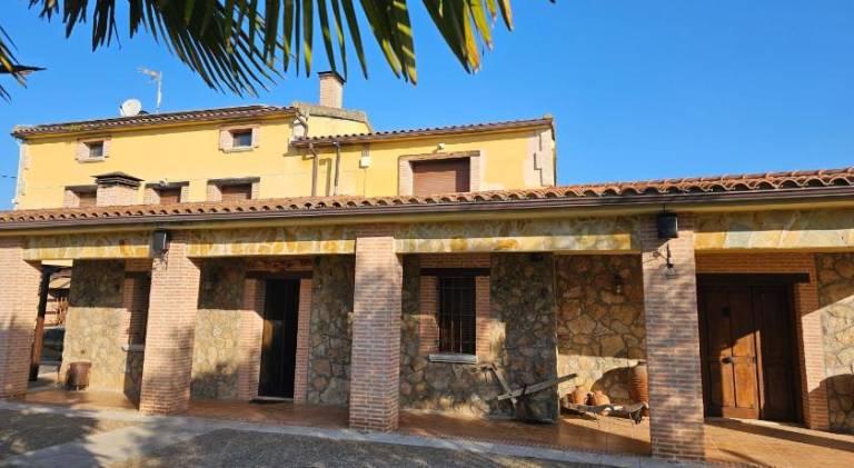 Fully equipped villa with yard, private pool & patio | Dogs allowed in Salamanca