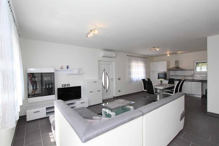 Child-friendly beautiful apartment with barbeque & patio | Pet-friendly — photo 2