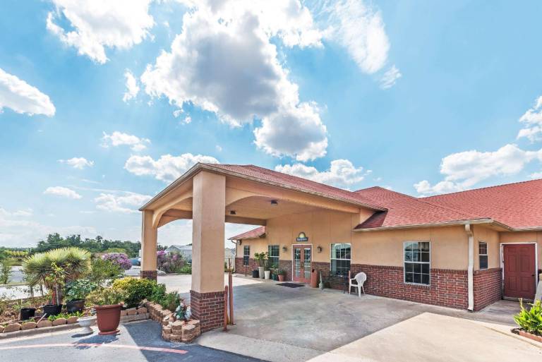 Days Inn by Wyndham Gainesville — photo 4