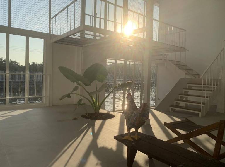 Villa with yard | Water view — photo 3