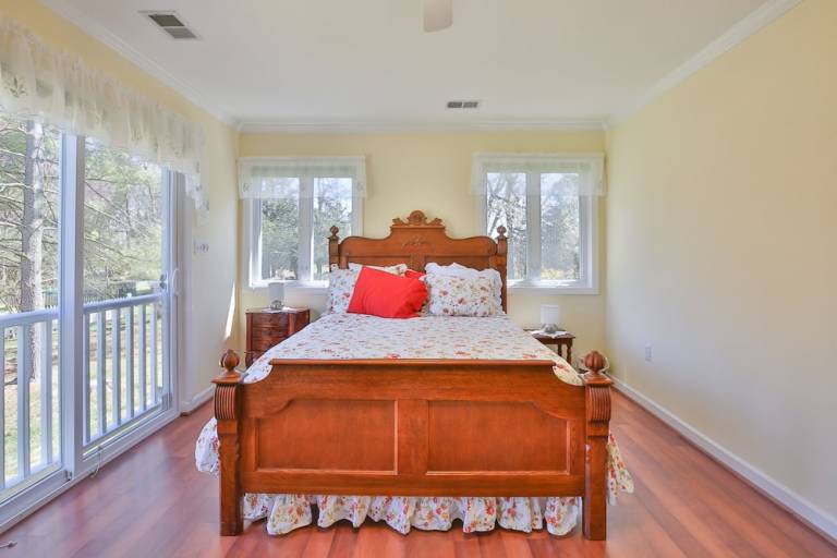 Bed and breakfast  Round Hill
