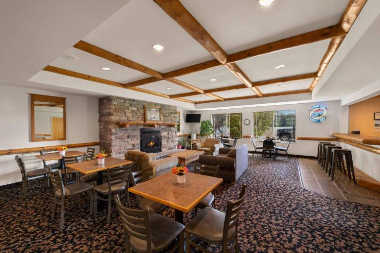 Rodeway Inn & Suites Tomahawk — photo 4