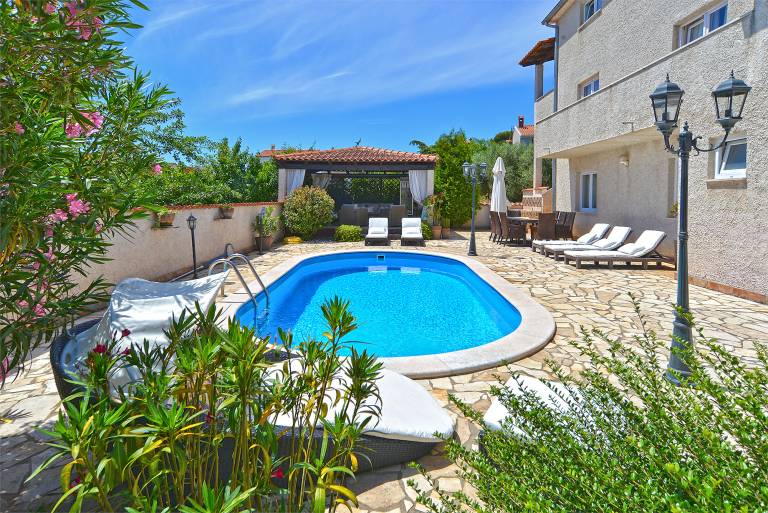 Child-friendly house with pool & barbecue | Dogs allowed — photo 2