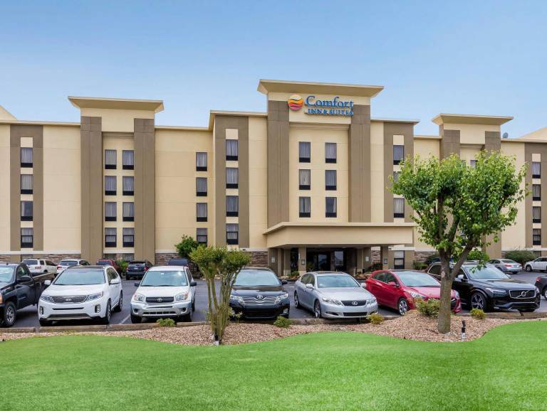 Comfort Inn & Suites Little Rock Airport in Little Rock, AR