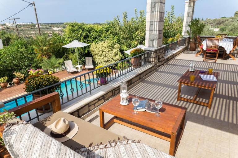 Fully equipped big villa with yard, pool & jacuzzi | Good for workation | Dogs allowed — photo 4